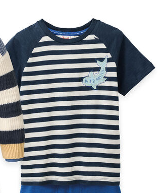 People wear Organic Leichtes T-Shirt Hai dunkelblau gestreift