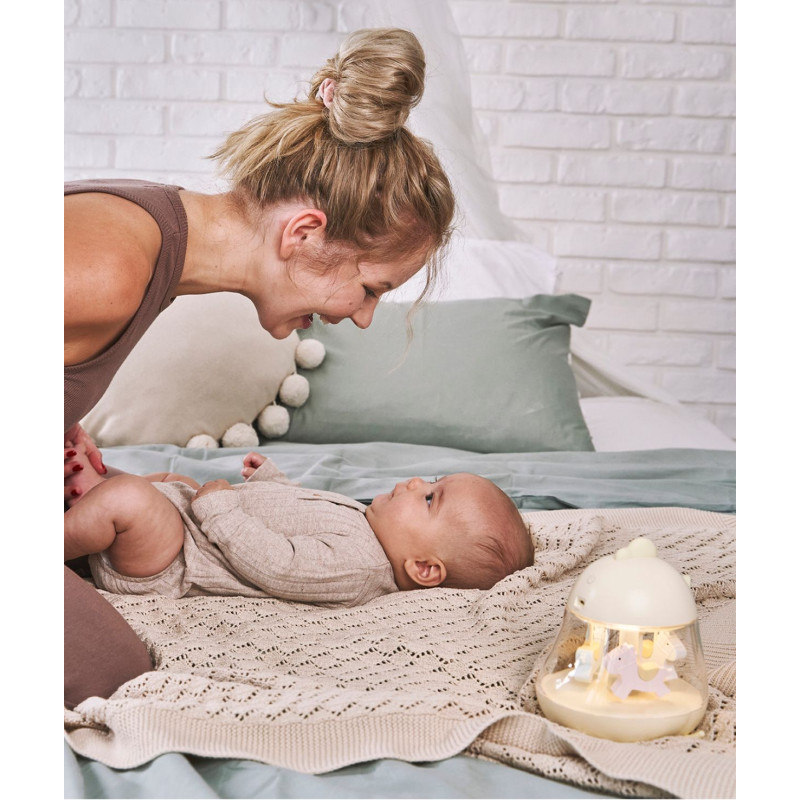 Rabbit&Friends HühnchenLampe mit Karussell-Spieluhr, Gelb – Bild 4