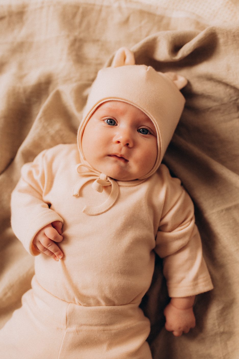 Wooly Organic Merino-Wolle/Seide Mütze mit Teddyohren (light pink) – Bild 2