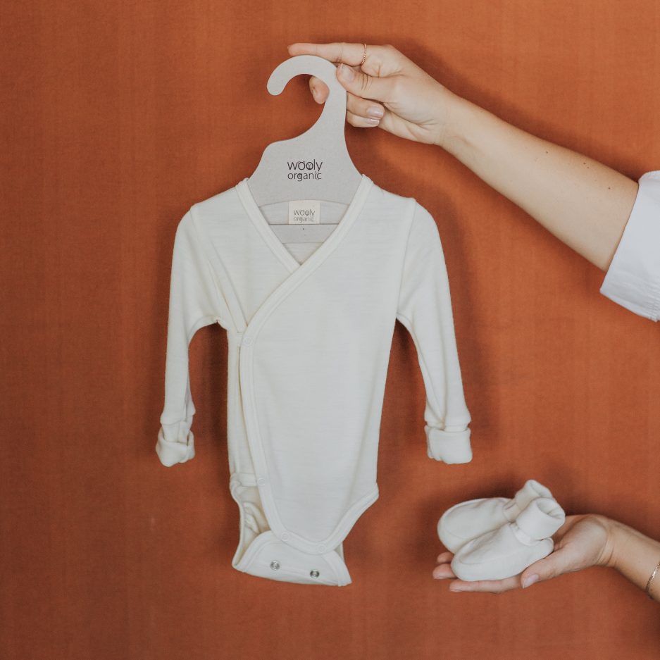 Wooly Organic Langarm-Wickelbody aus Merinowolle – Bild 2