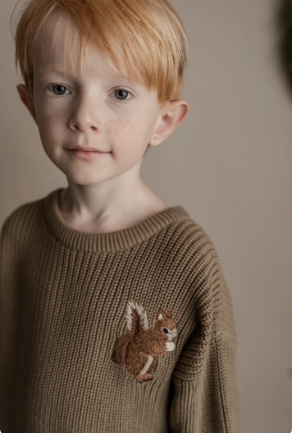 Hanevild Strickpullover mit Eichhörnchen