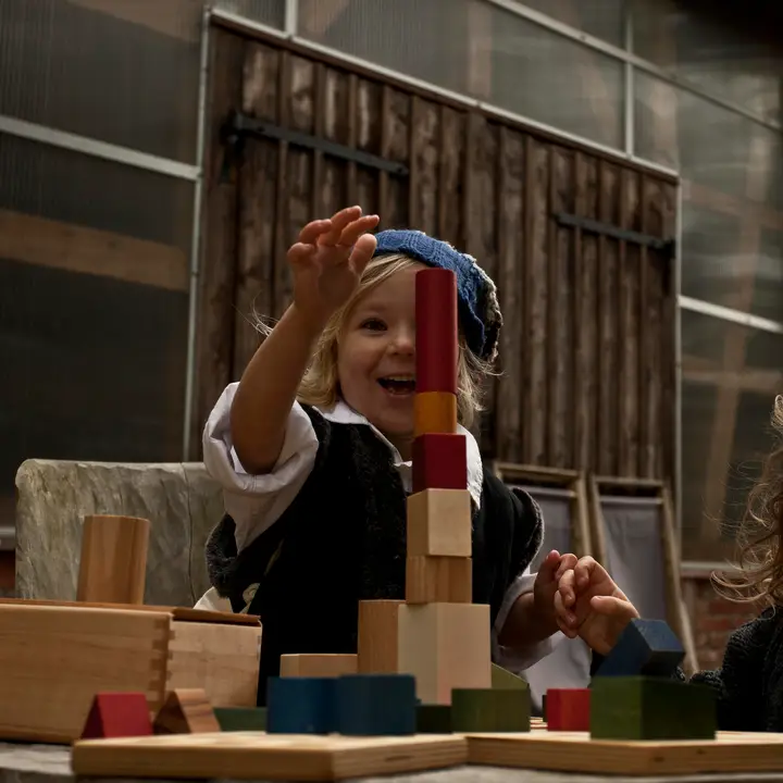 Wooden Story Sortierbox Formen, Regenbogen – Bild 2