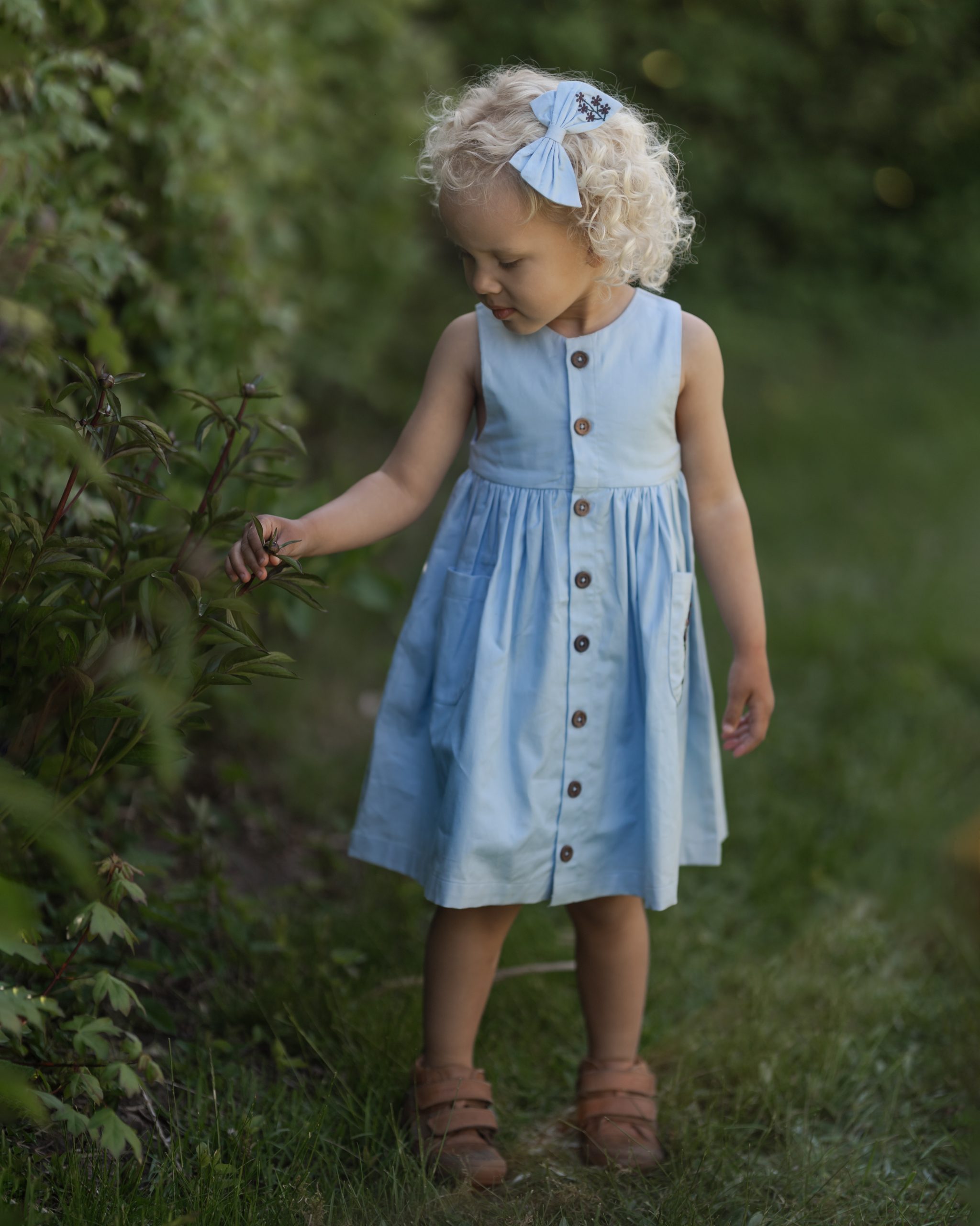 Hanevild Kleid mit Stickblumen – Bild 7