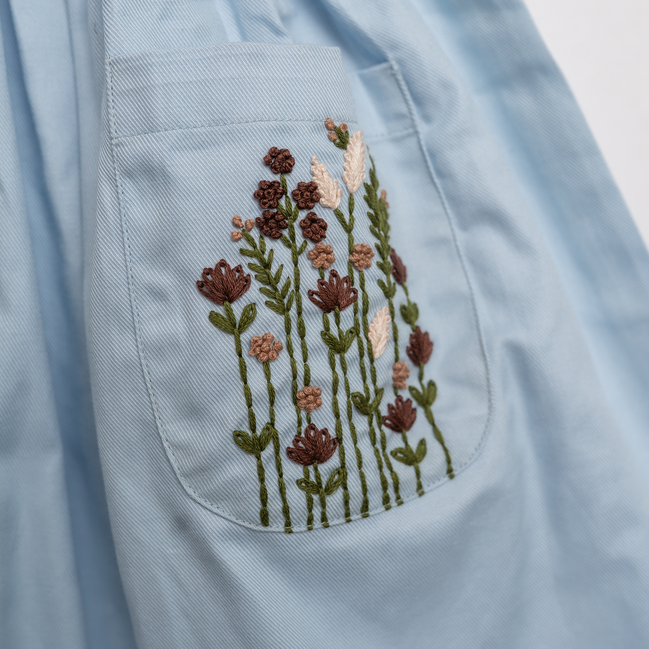 Hanevild Kleid mit Stickblumen – Bild 2