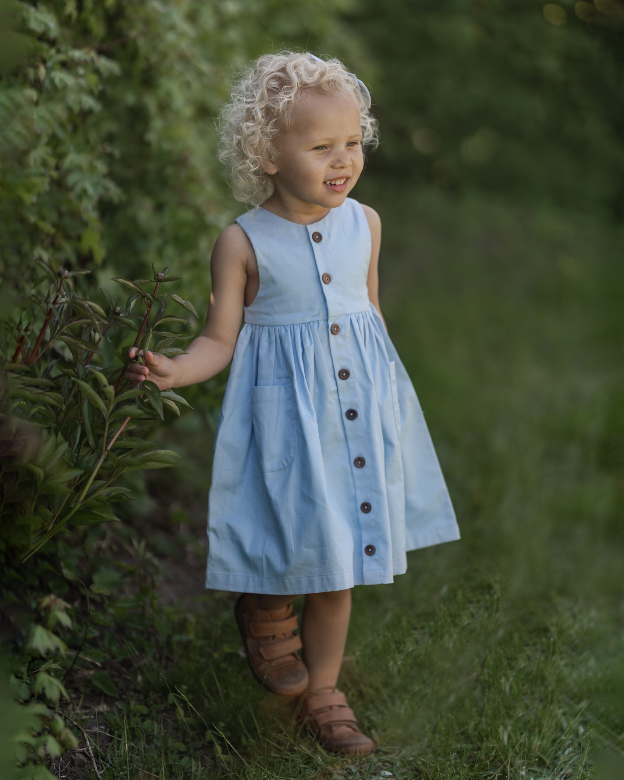 Hanevild Kleid mit Stickblumen – Bild 3