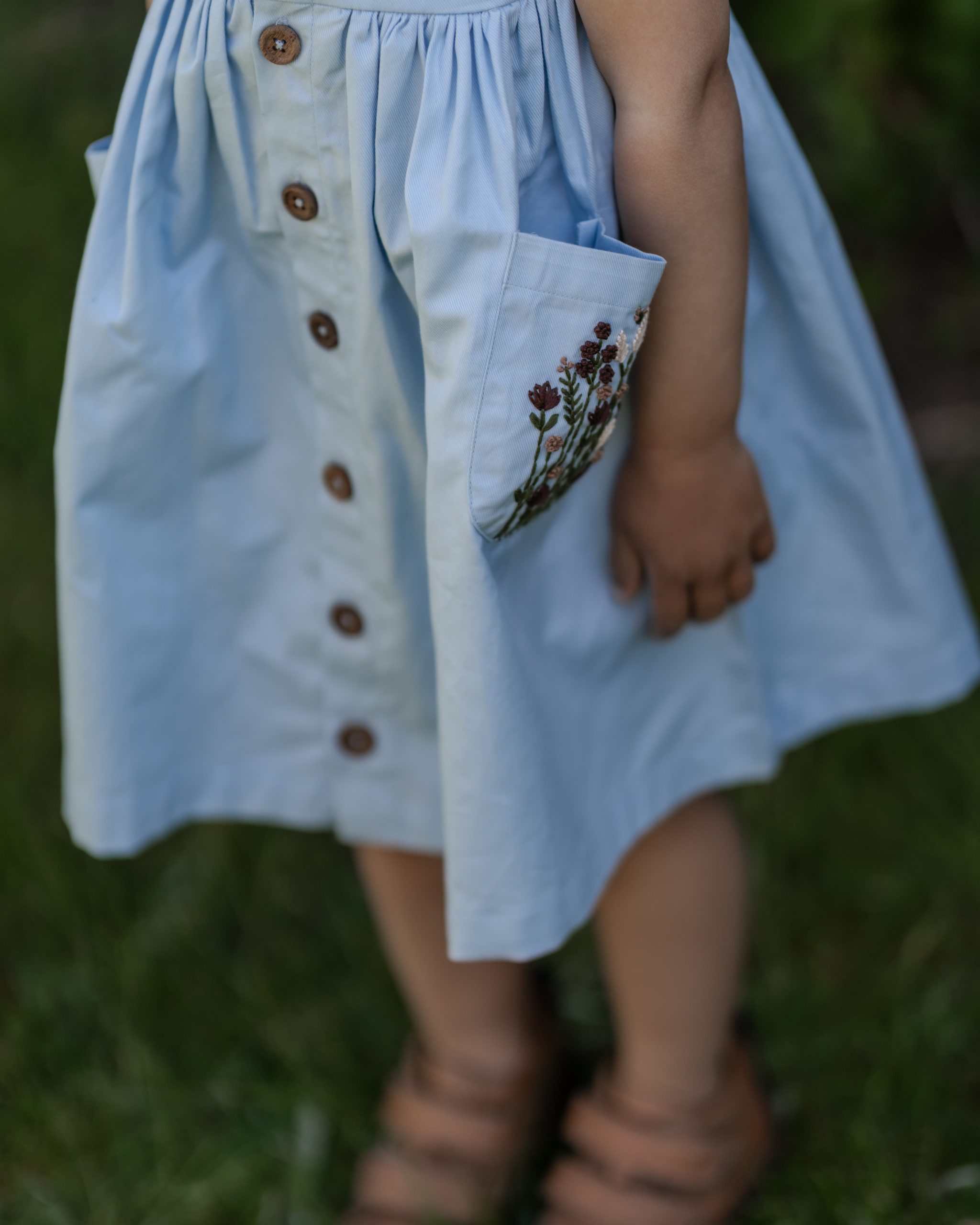 Hanevild Kleid mit Stickblumen – Bild 5